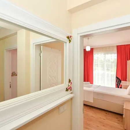 Villa Karbeyaz - 5 Bedroom Luxury In Hisaronu *