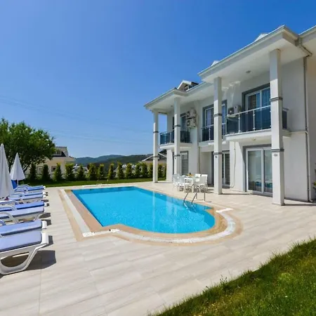 Villa Karbeyaz - 5 Bedroom Luxury In Hisaronu *
